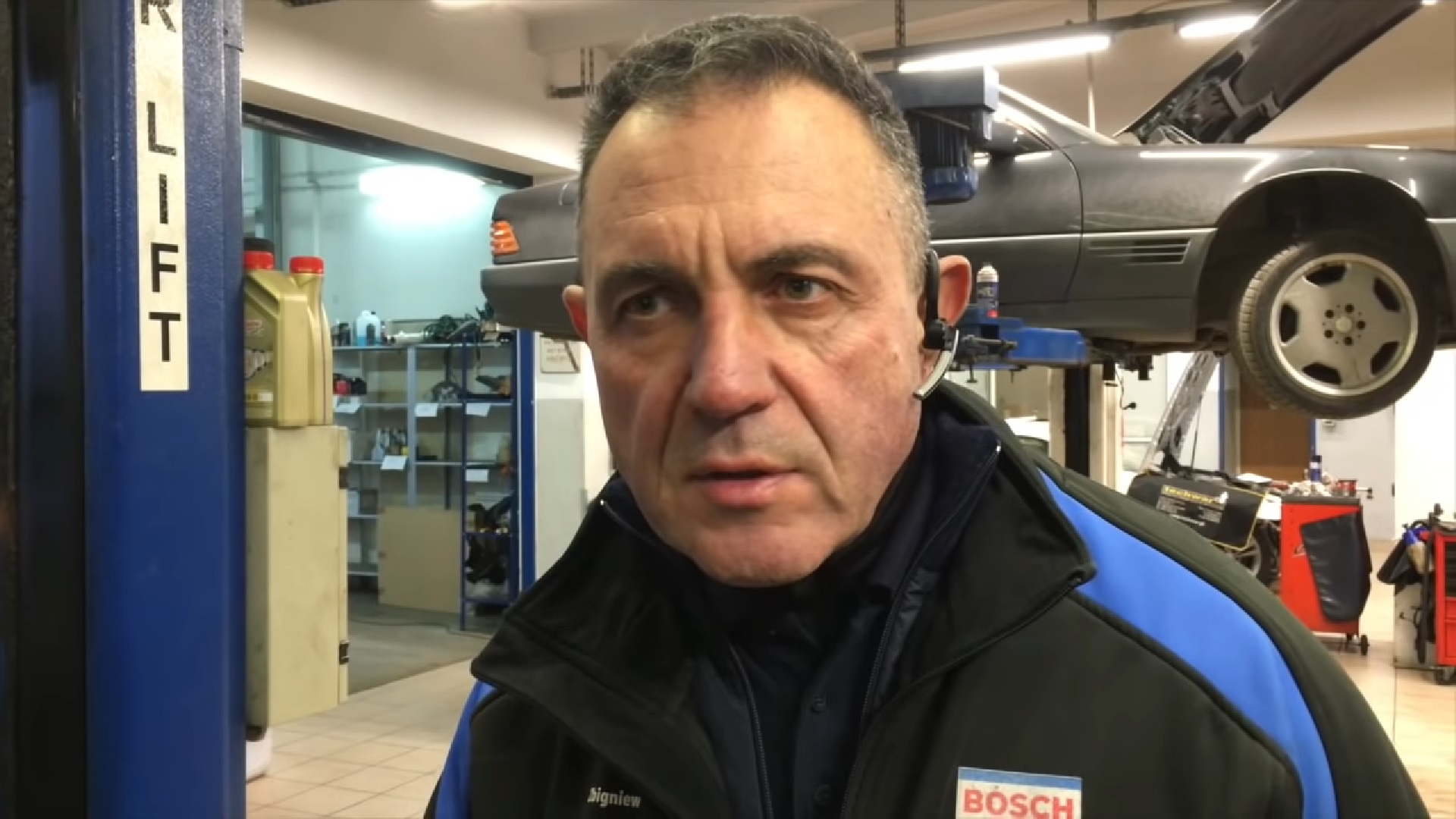Zbigniew Broler wyjaśnia przeprowadzoną weryfikację stanu wiekowego Mercedesa.